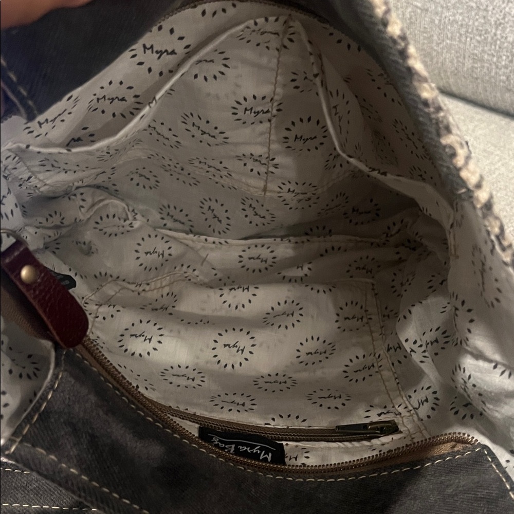 Myra Bag freaky, leather, shoulder bag, tribal floral print with leather trim - Picture 3 of 3